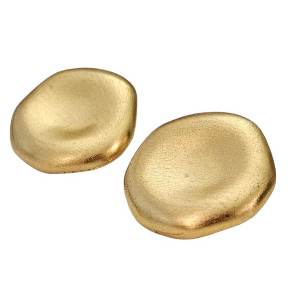 Matte Gold Tone Round Hammered Disc Post Earrings L405 - Picture 3 of 8